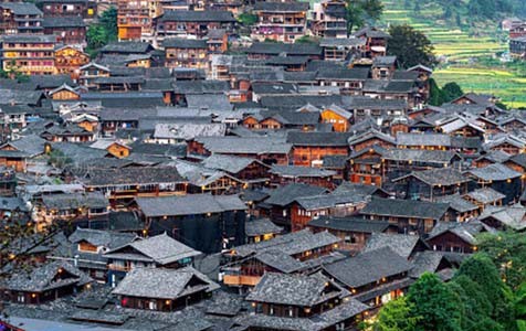 秦皇岛6种常见的外墙仿石漆施工工艺！